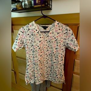 Paris scrub top
